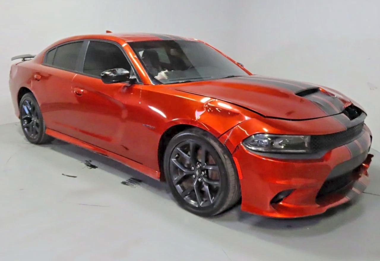 2022 Dodge Charger R/T - zdjęcie główne