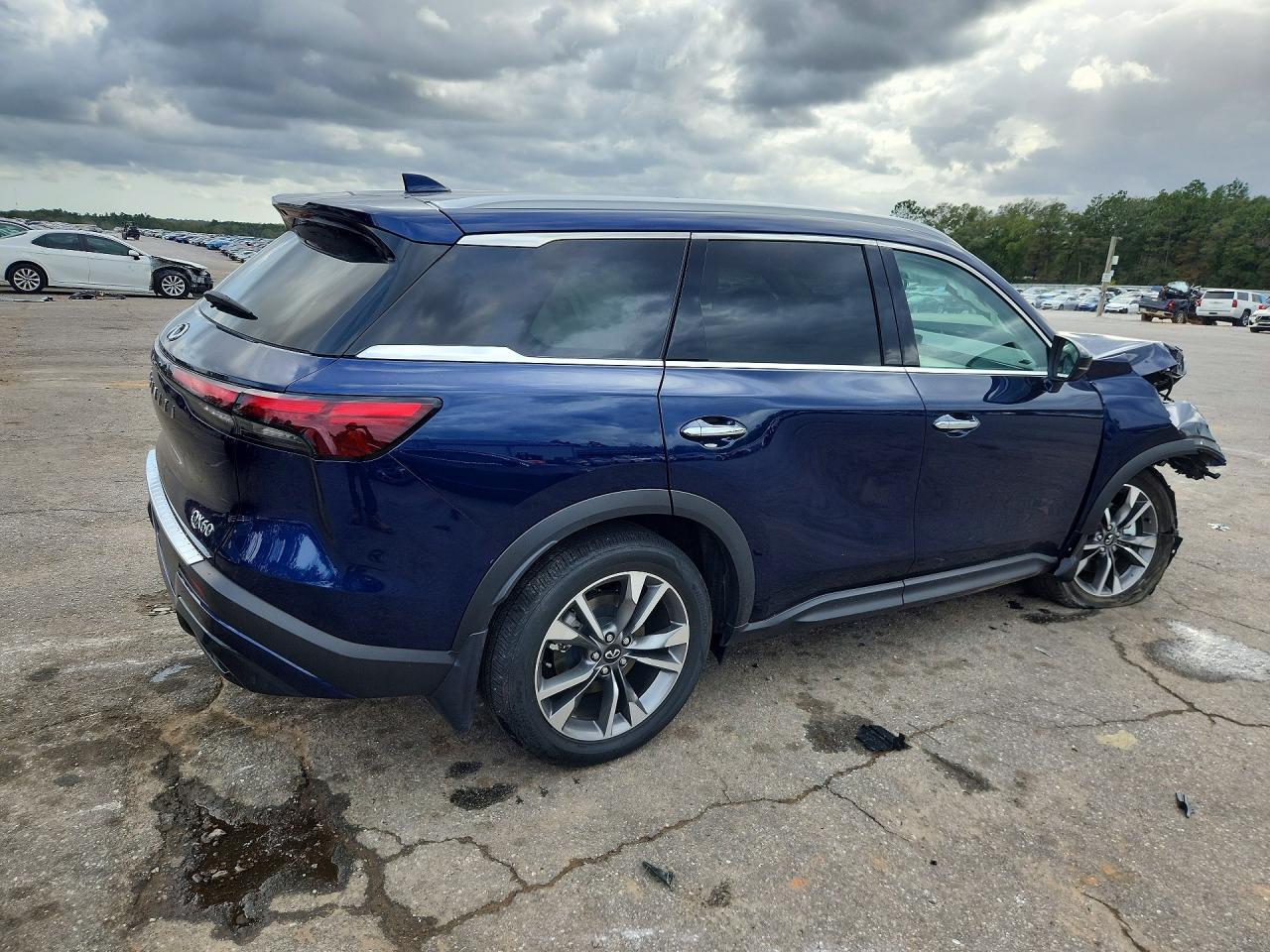 2025 Infiniti Qx60 Luxe - zdjęcie 3