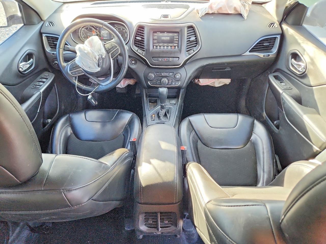 2021 Jeep Cherokee Latitude Plus - zdjęcie 8