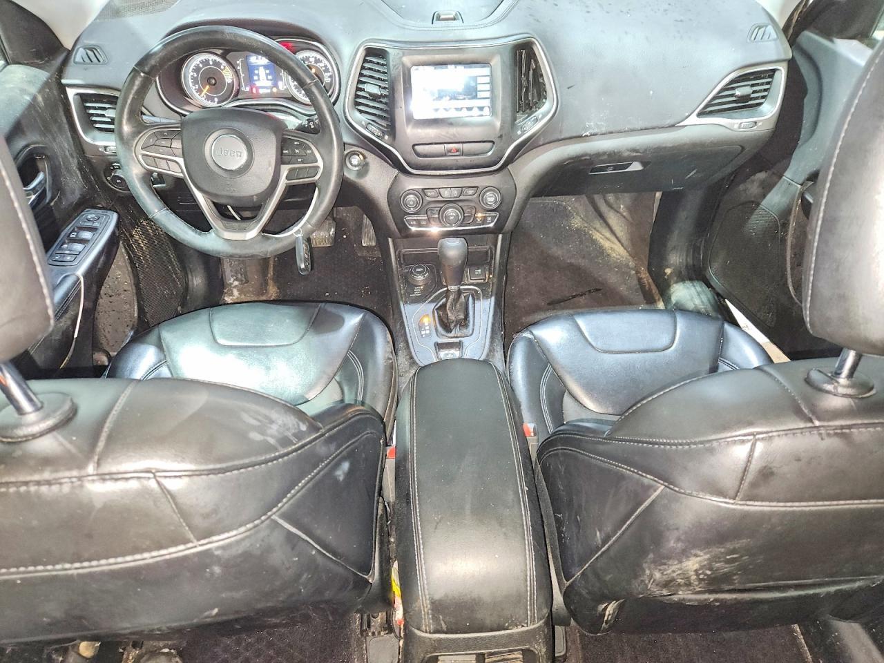 2019 Jeep Cherokee Latitude Plus - zdjęcie 8