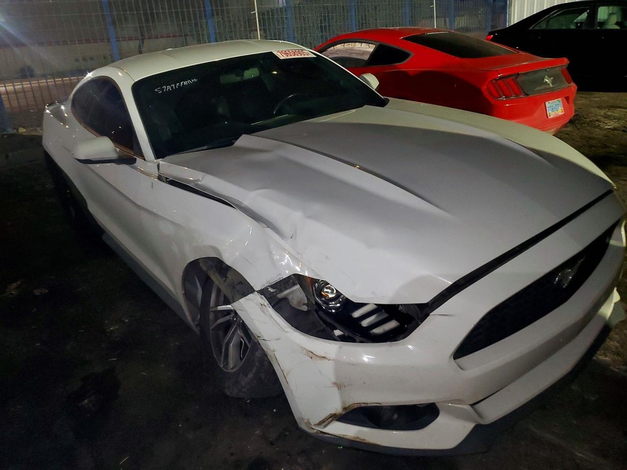 2016 Ford Mustang - zdjęcie 4