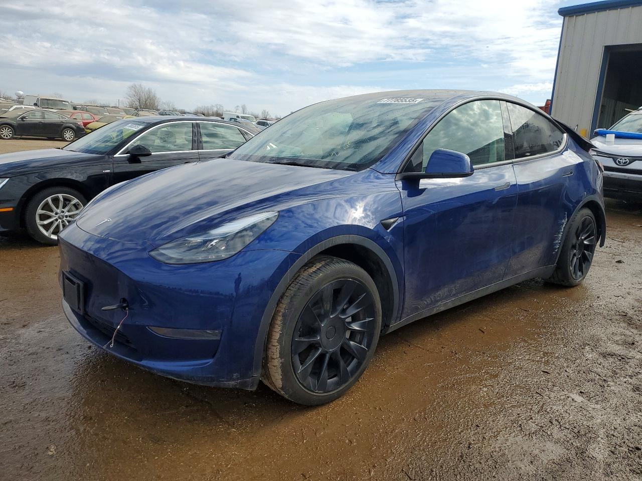 2024 Tesla Model Y - zdjęcie główne