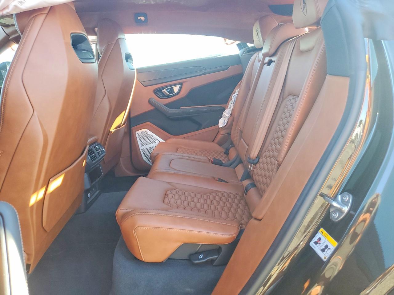 2022 Lamborghini Urus - zdjęcie 10