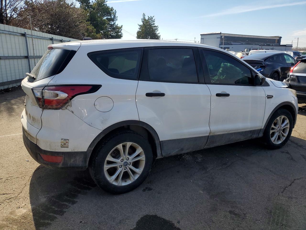 2018 Ford Escape S - zdjęcie 3
