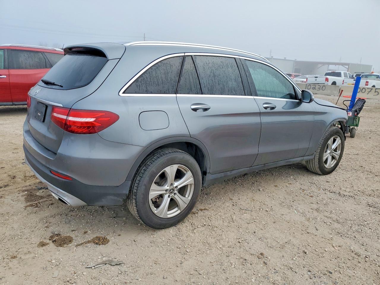 2018 Mercedes-Benz Glc 300 - zdjęcie 3