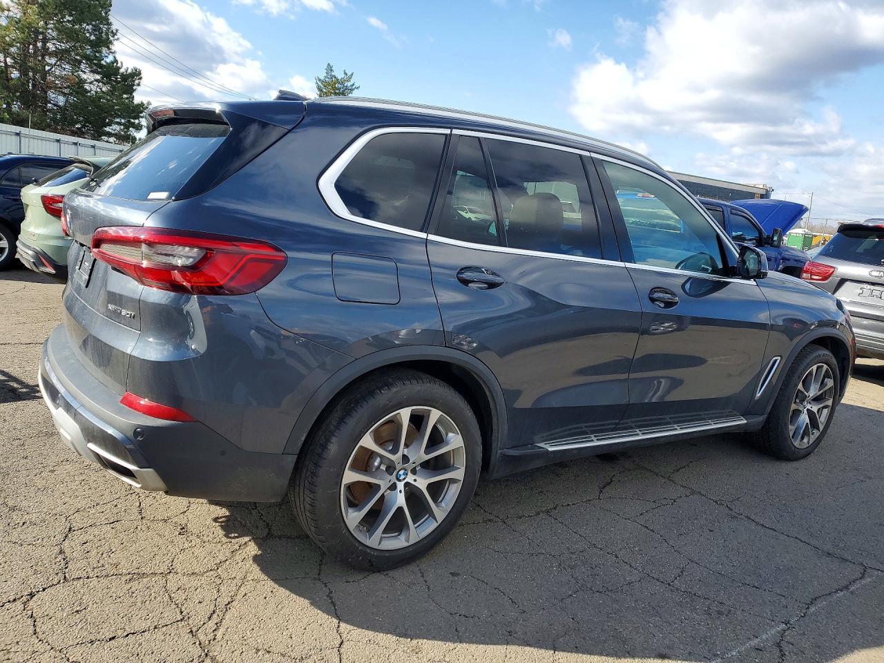 2019 BMW X5 xDrive50I - zdjęcie 3