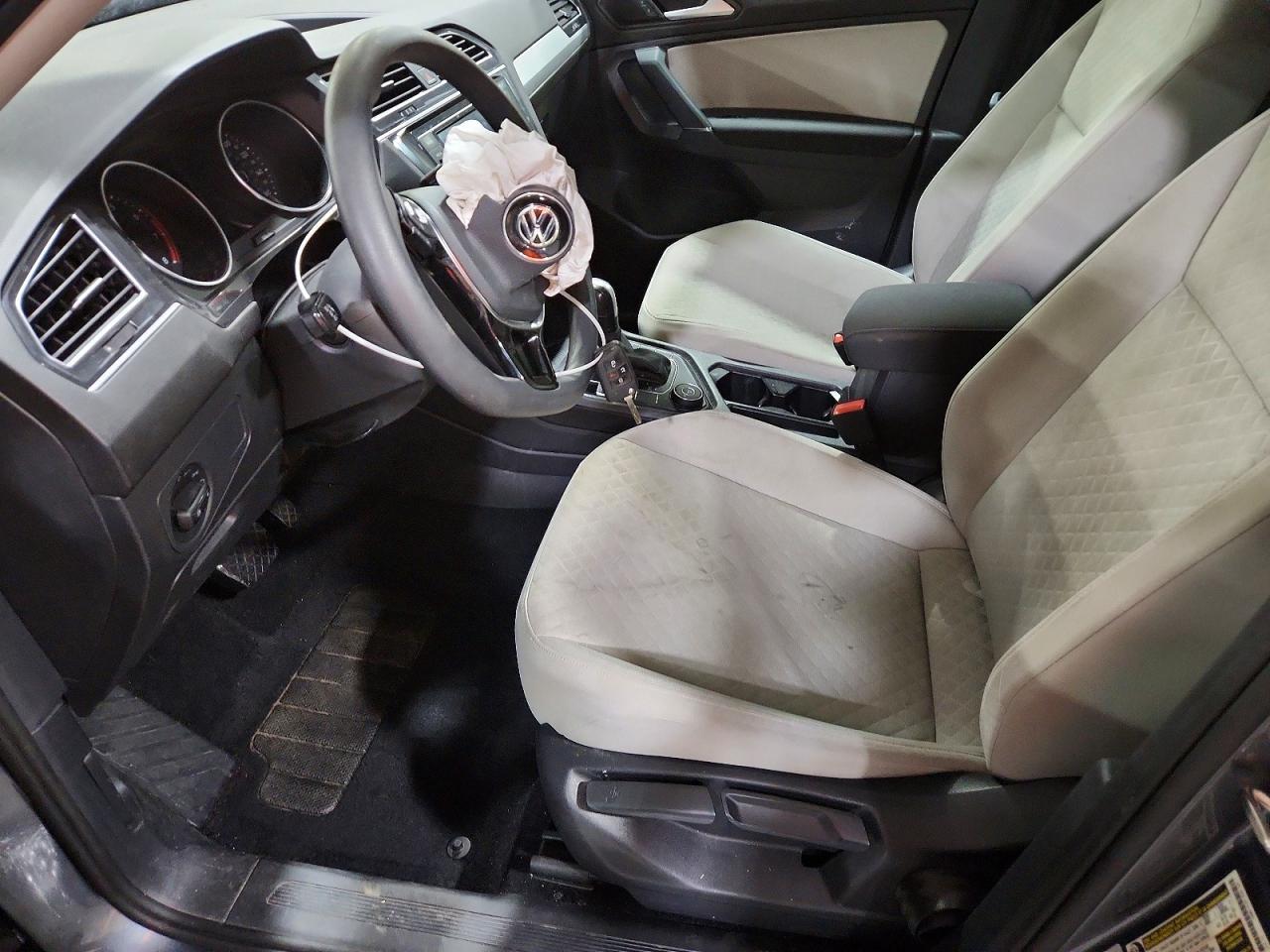 2020 Volkswagen Tiguan S - zdjęcie 7
