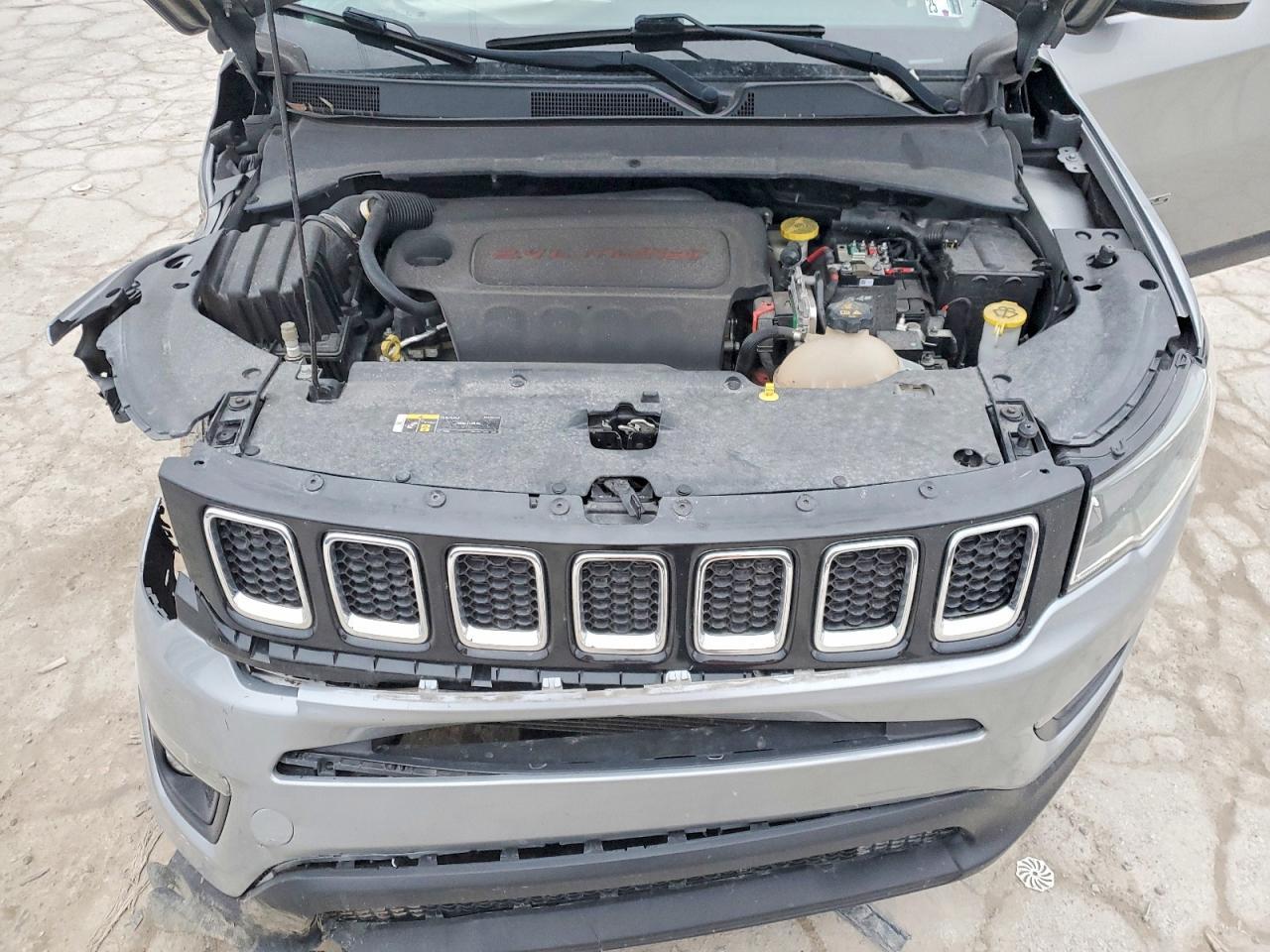 2019 Jeep Compass Latitude - zdjęcie 12