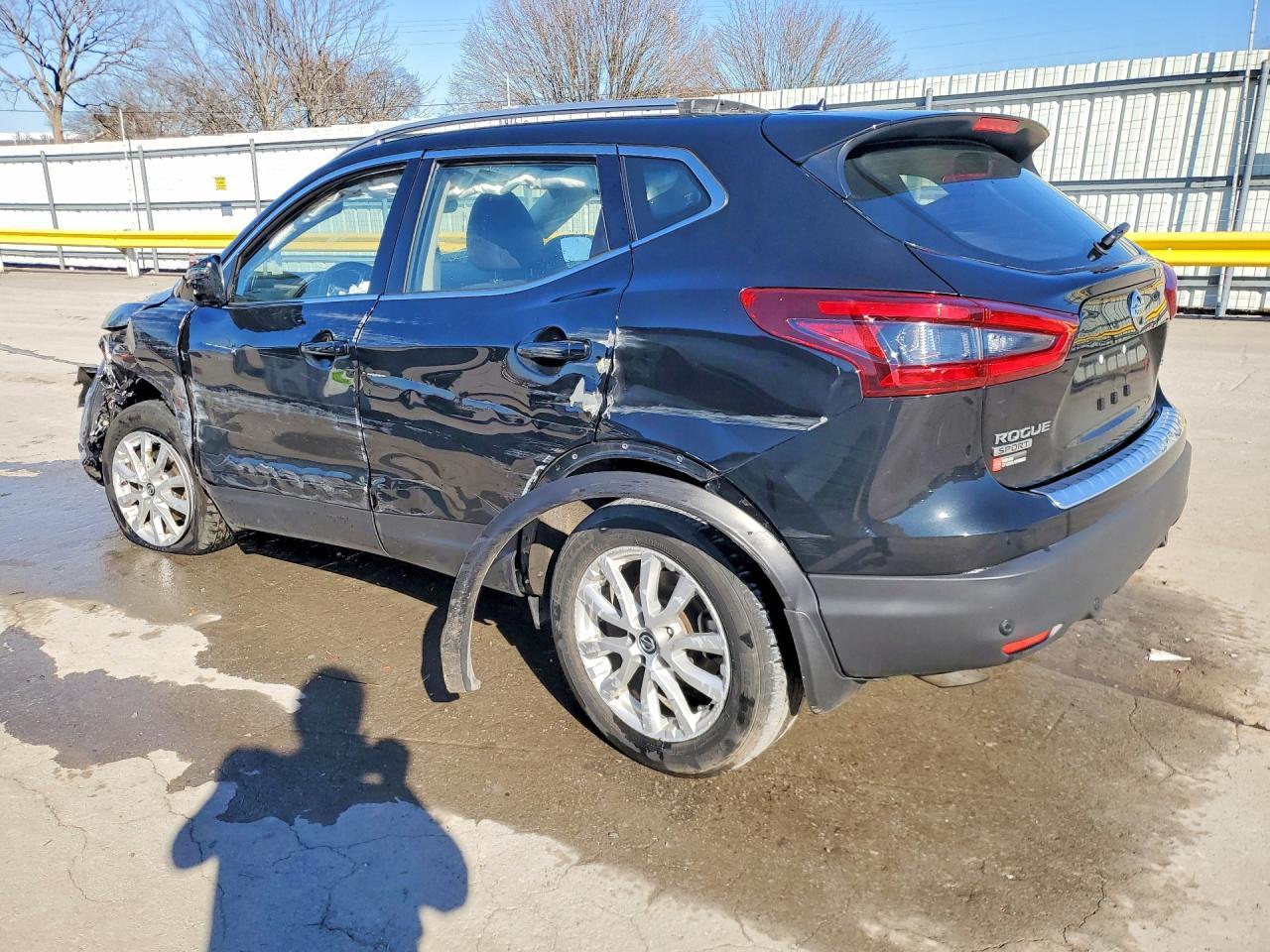 2022 Nissan Rogue Sport Sv - zdjęcie 2