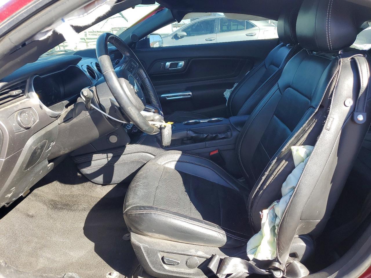 2019 Ford Mustang - zdjęcie 7