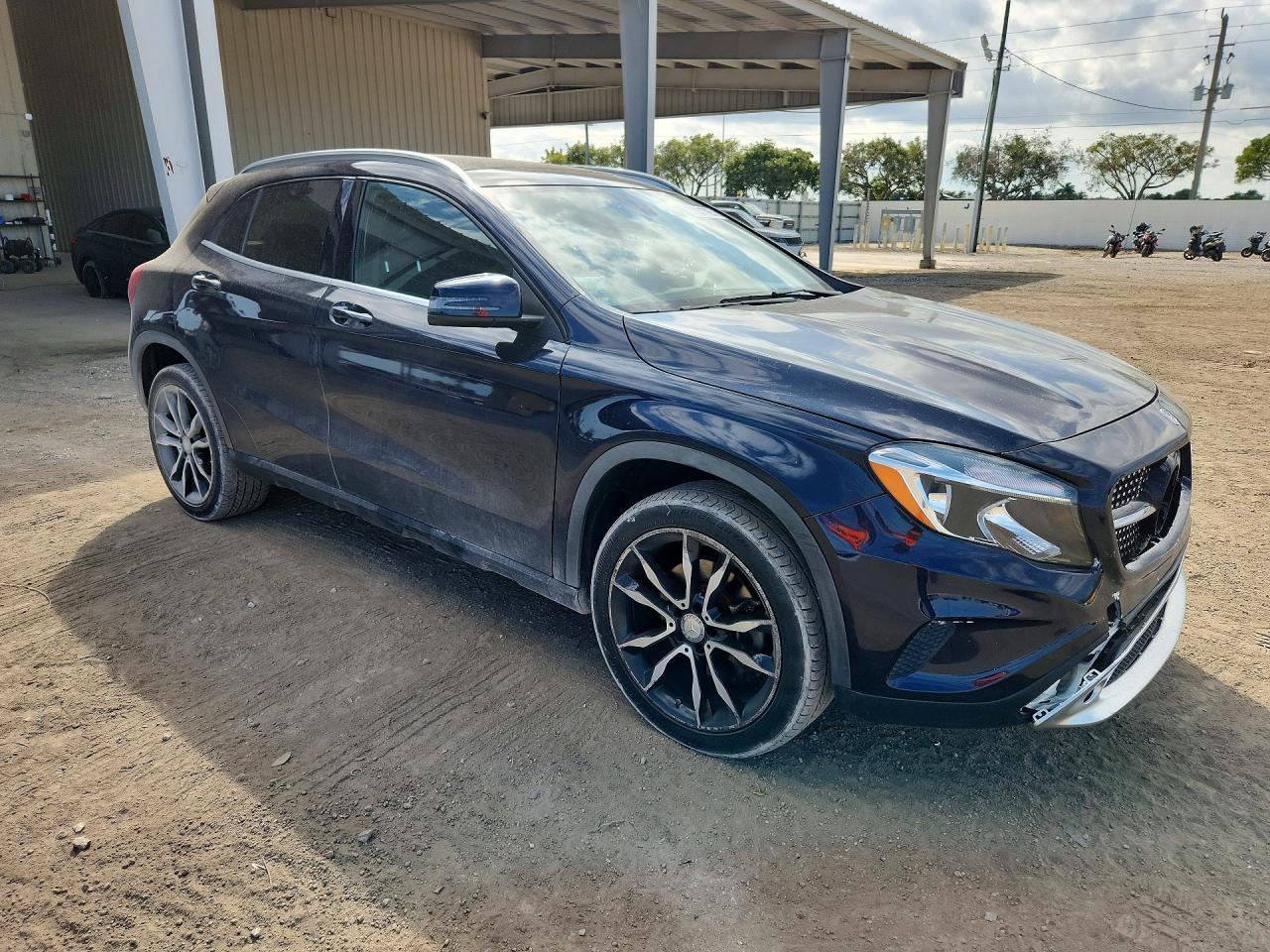 2017 Mercedes-Benz Gla 250 4Matic - zdjęcie 4