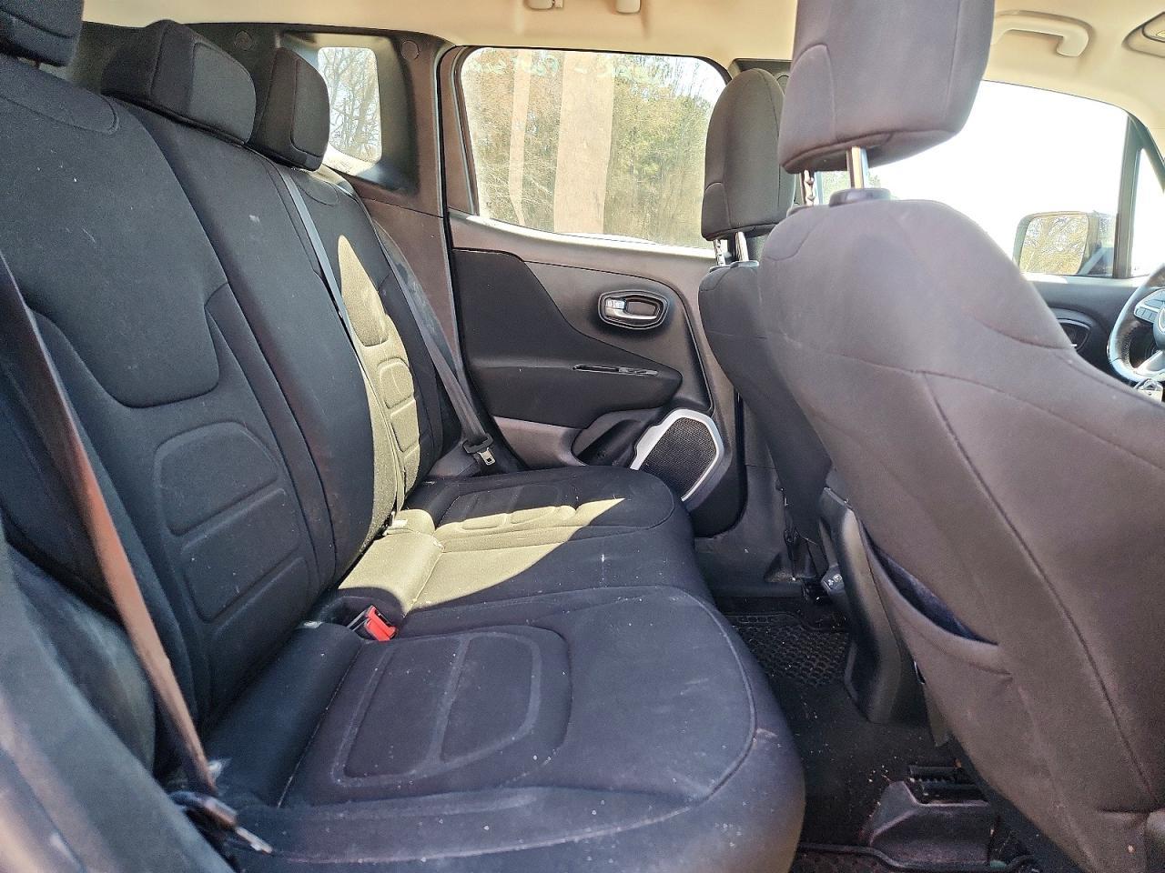 2018 Jeep Renegade Latitude - zdjęcie 10