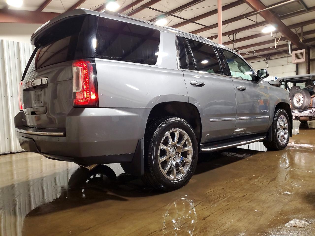 2018 GMC Yukon Denali - zdjęcie 3