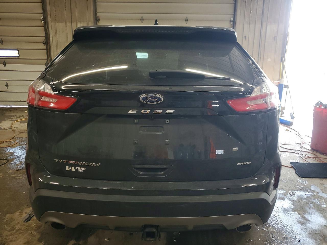 2021 Ford Edge Titanium - zdjęcie 6