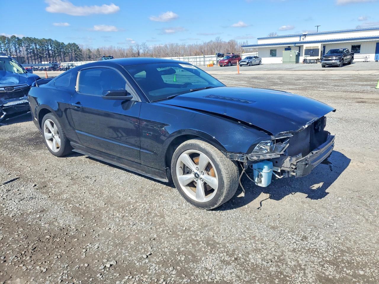 Ford Mustang - zdjęcie 4