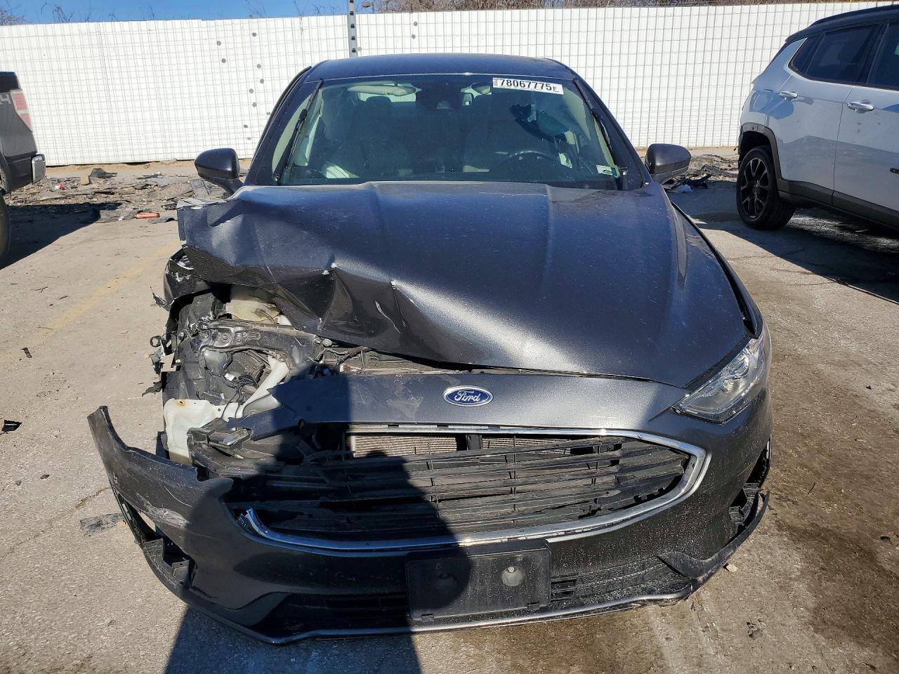 2020 Ford Fusion S - zdjęcie 5