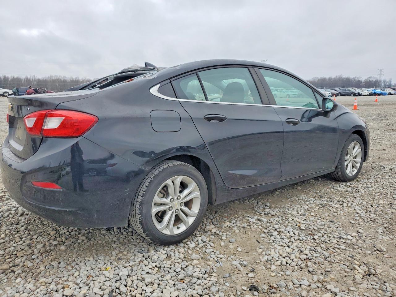 2019 Chevrolet Cruze Lt - zdjęcie 3