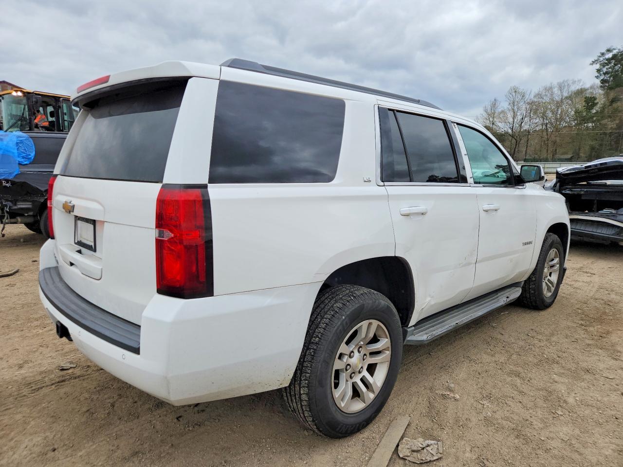 2015 Chevrolet Tahoe C1500 Ls - zdjęcie 3