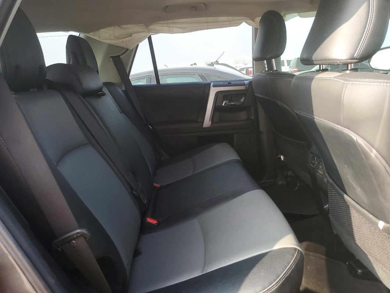 2023 Toyota 4Runner Sr5 - zdjęcie 10