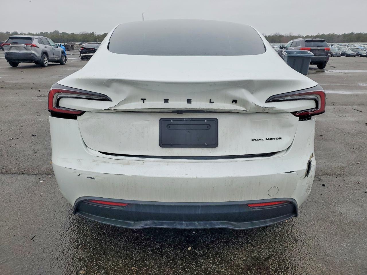 2024 Tesla Model 3 - zdjęcie 6