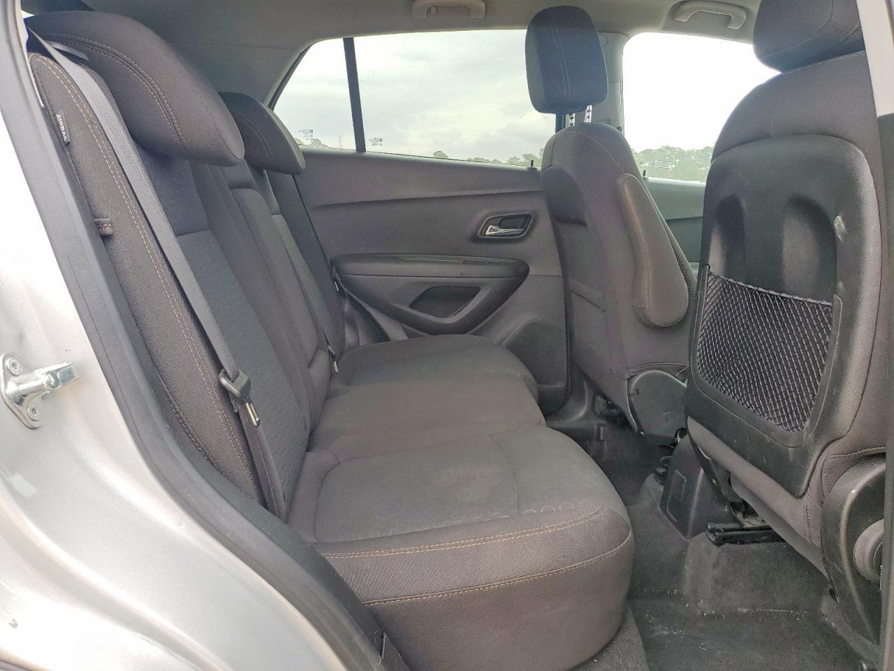 2020 Chevrolet Trax Ls - zdjęcie 11