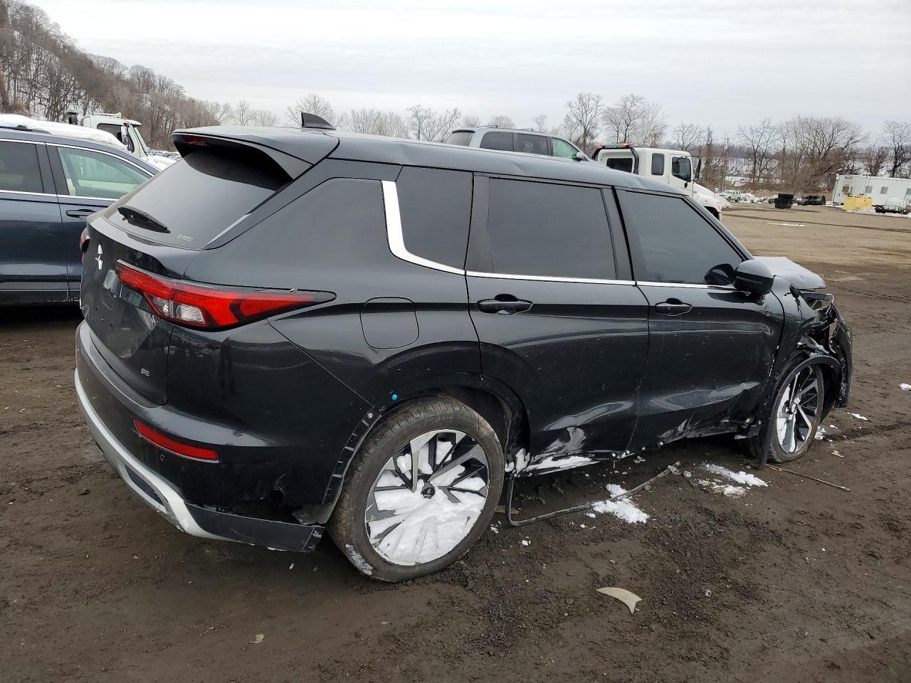 2023 Mitsubishi Outlander Se - zdjęcie 3