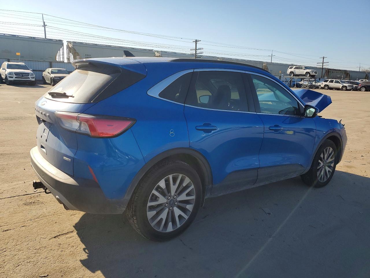 2020 Ford Escape Titanium - zdjęcie 3