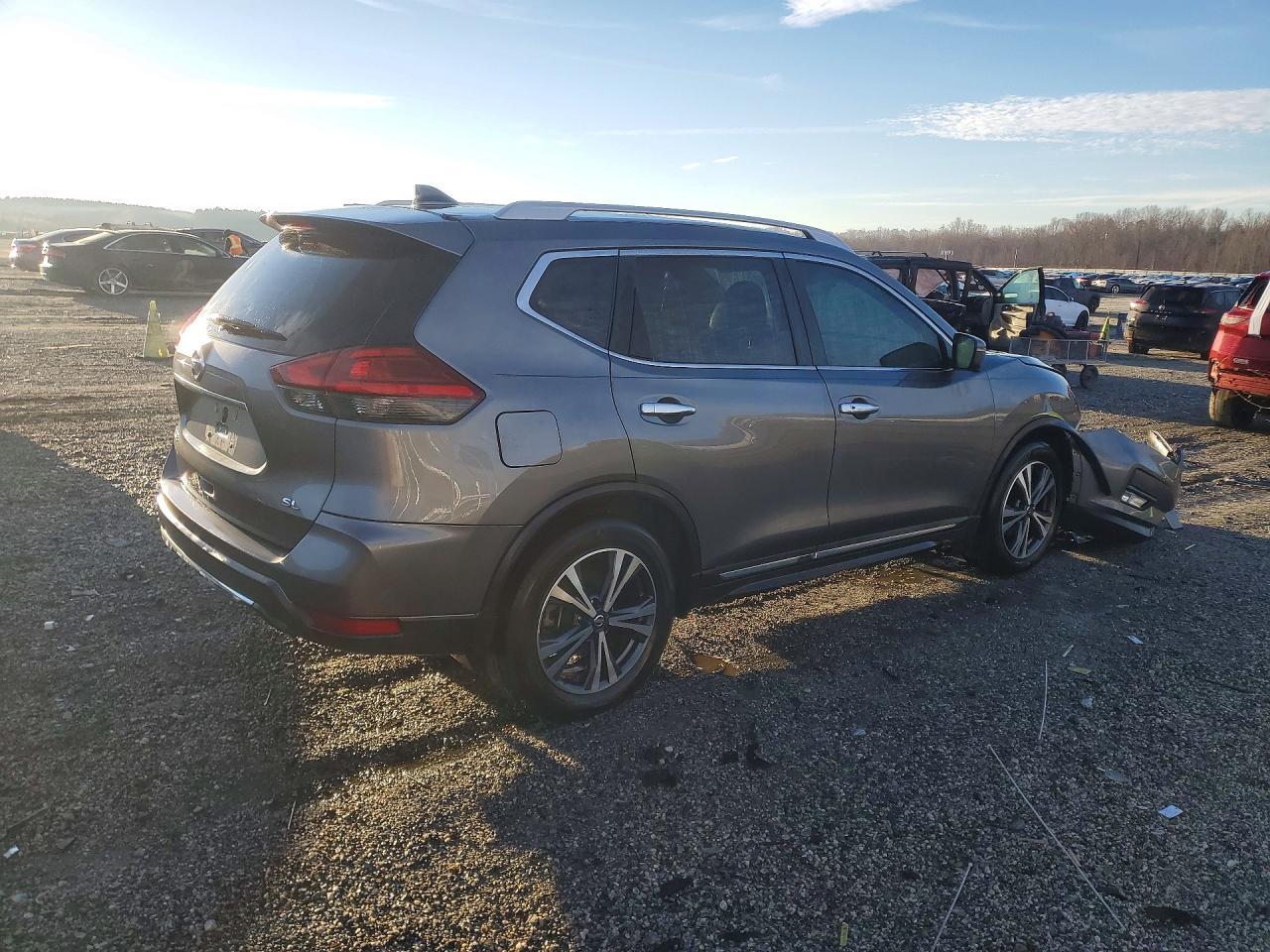2017 Nissan Rogue Sl - zdjęcie 3