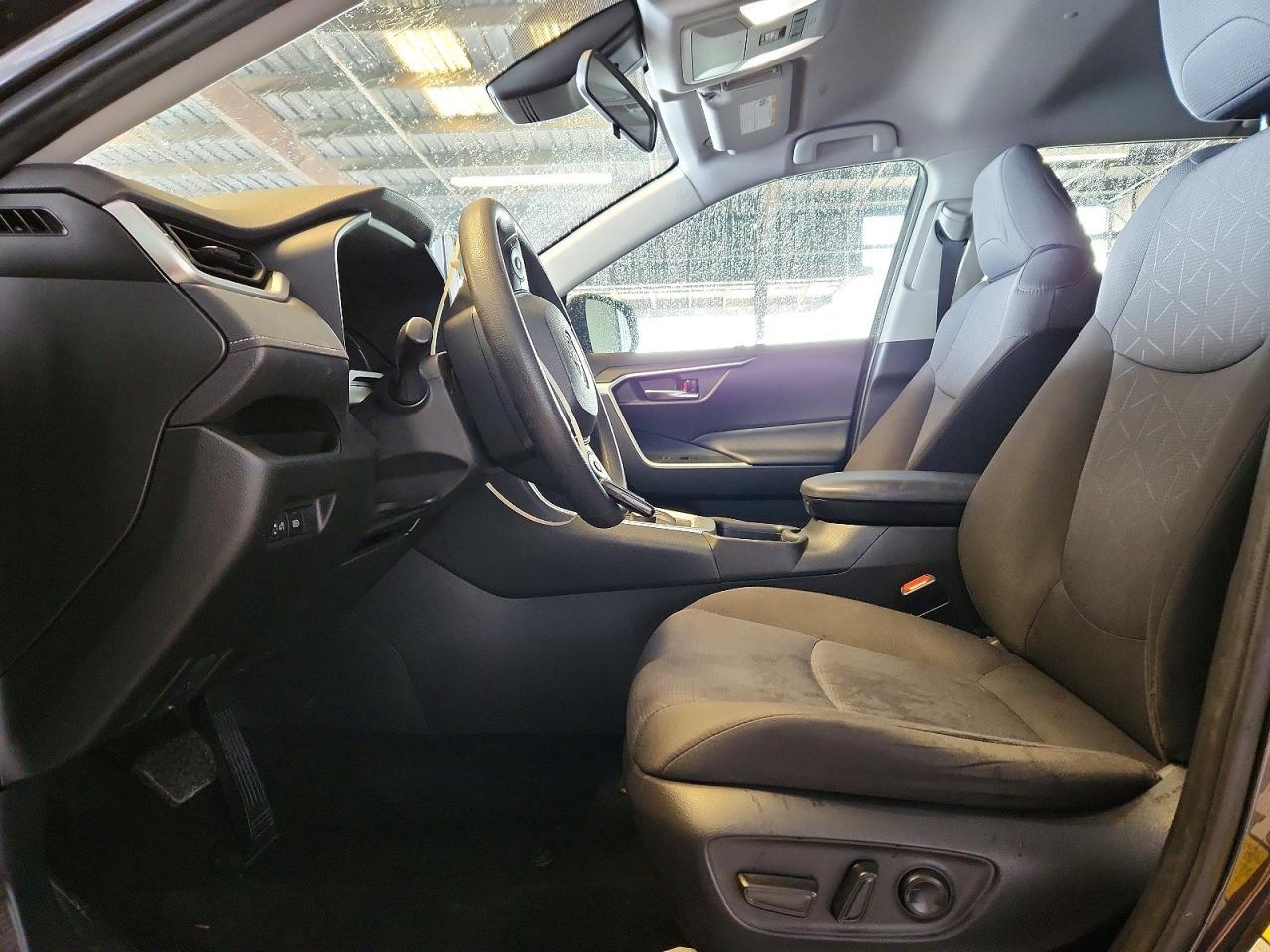 2024 Toyota Rav4 Xle - zdjęcie 7