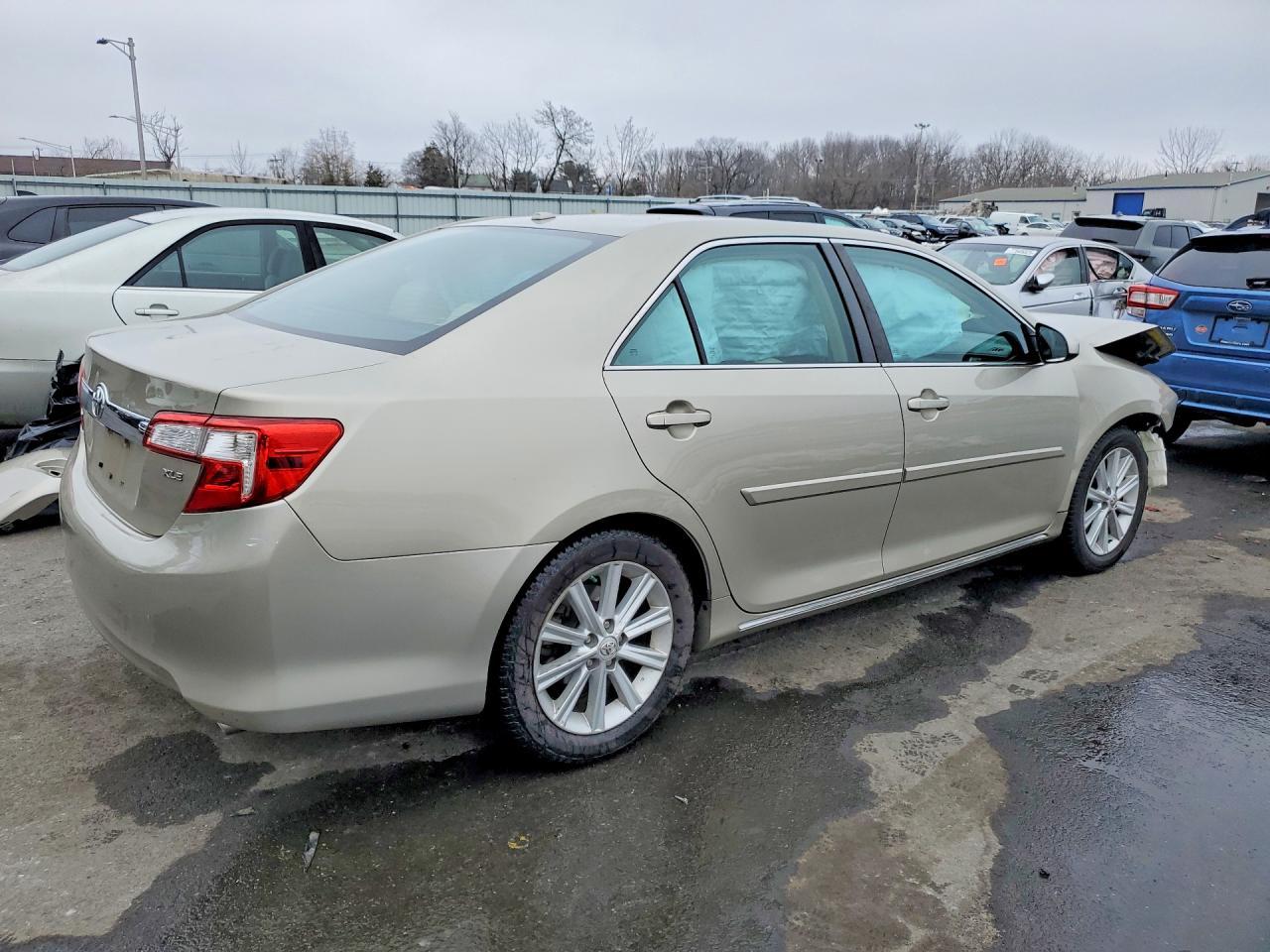 2014 Toyota Camry Se - zdjęcie 3