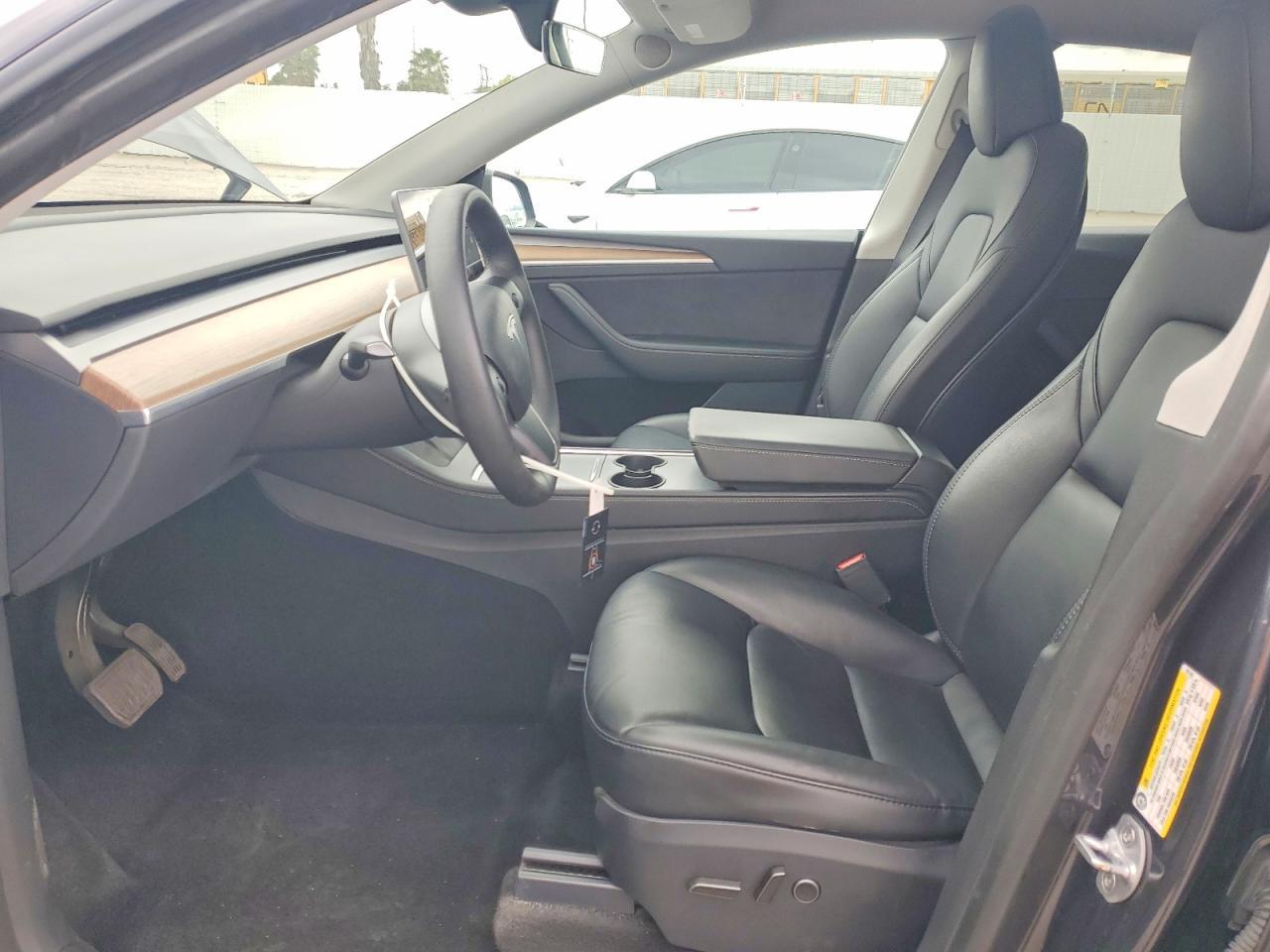 2024 Tesla Model Y - zdjęcie 7