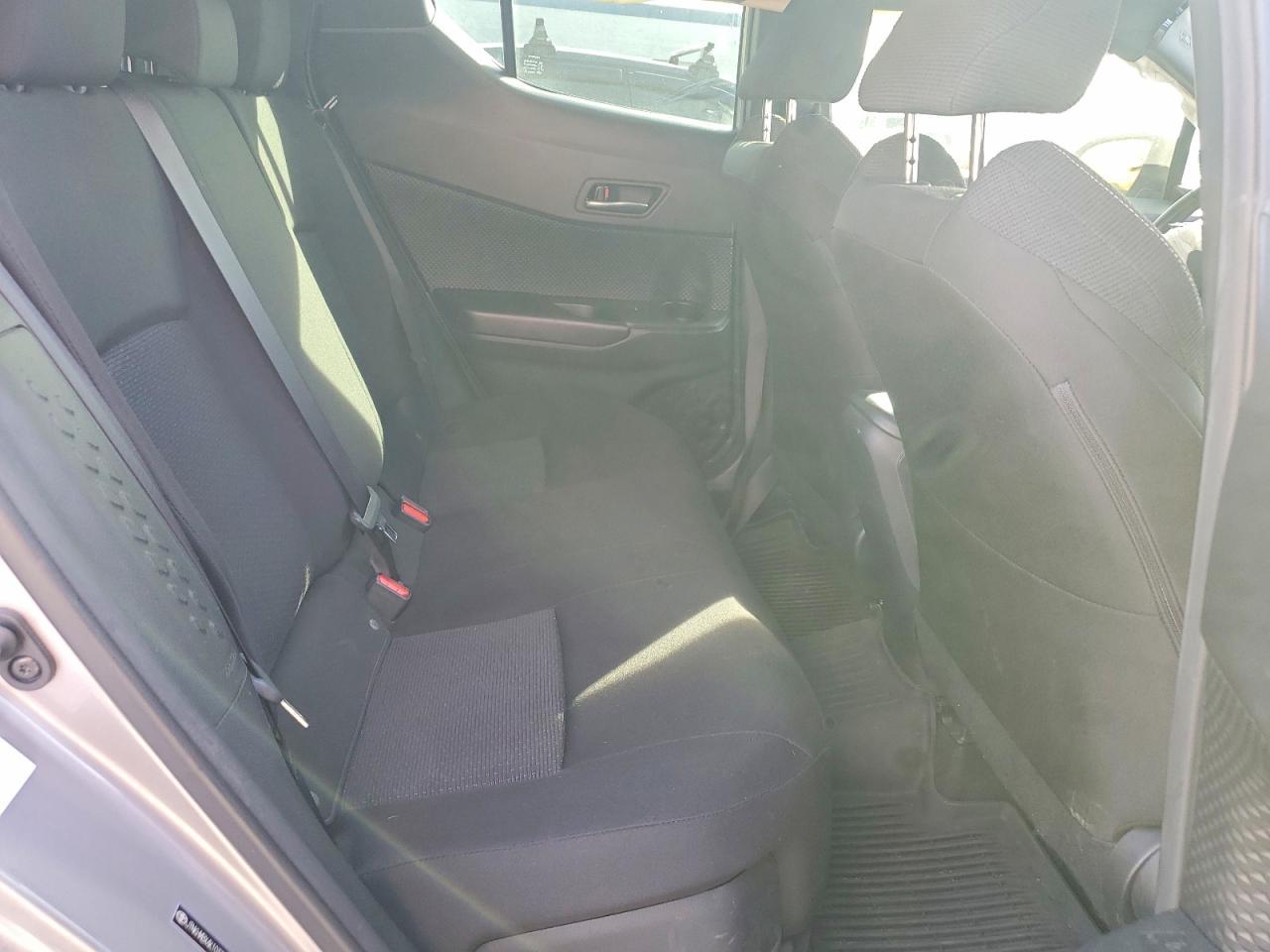 2019 Toyota C-Hr Xle - zdjęcie 10