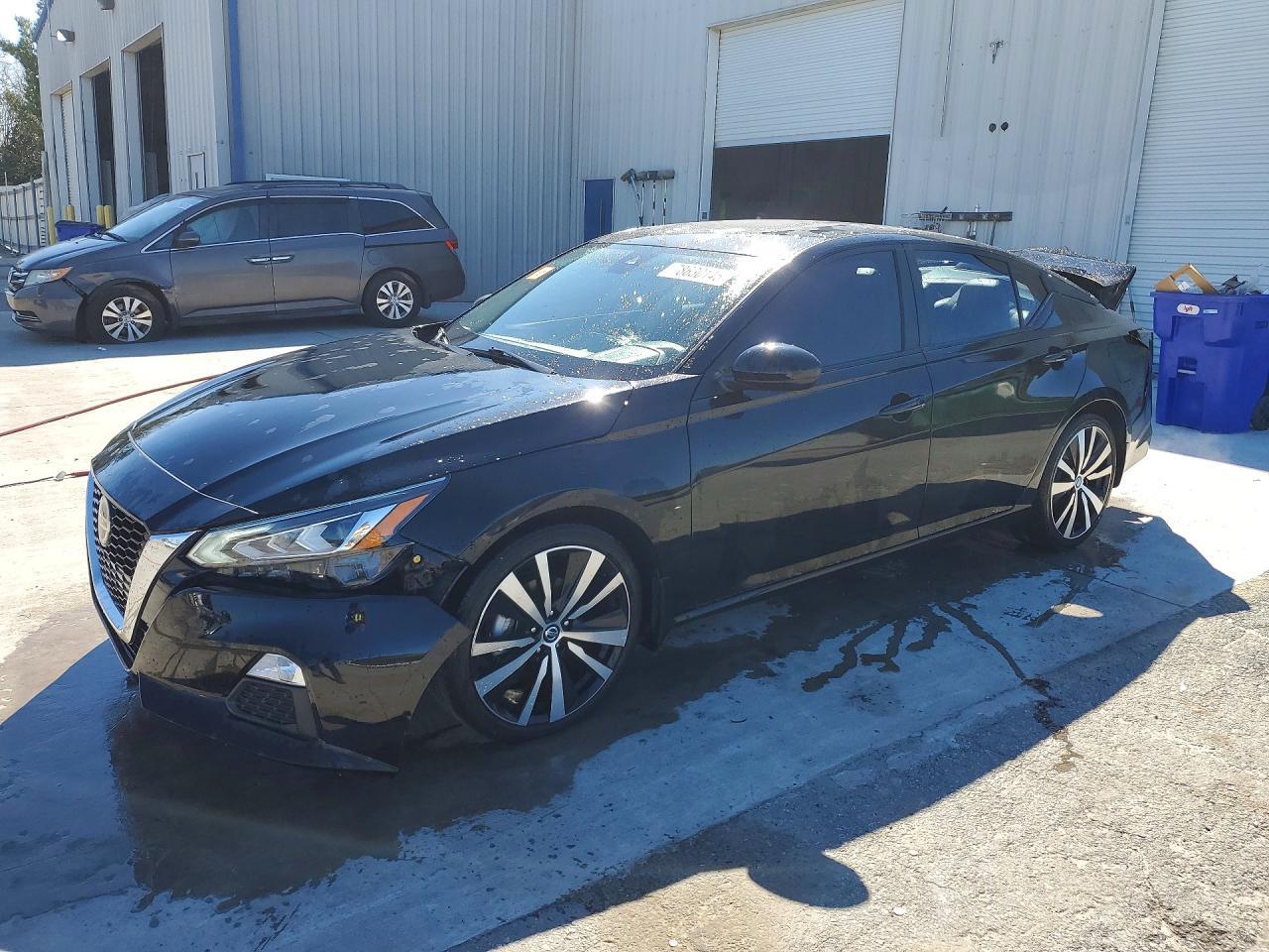 2022 Nissan Altima 2.5 Sr - zdjęcie główne