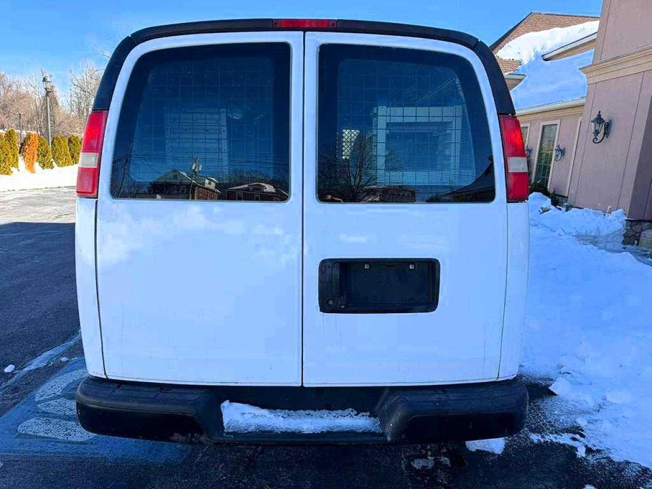 2015 Chevrolet Express G2500 - zdjęcie 8