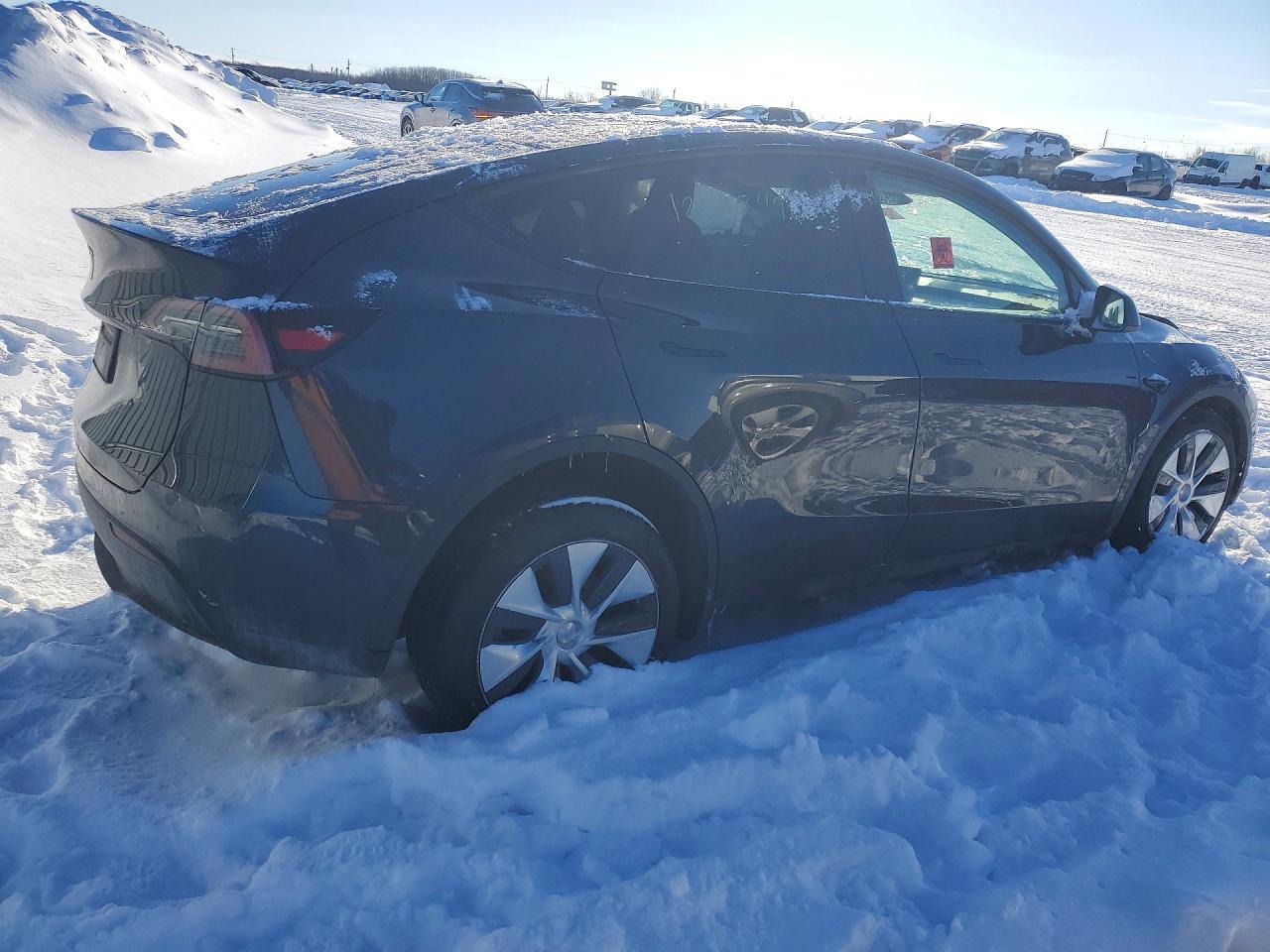 2024 Tesla Model Y - zdjęcie 3