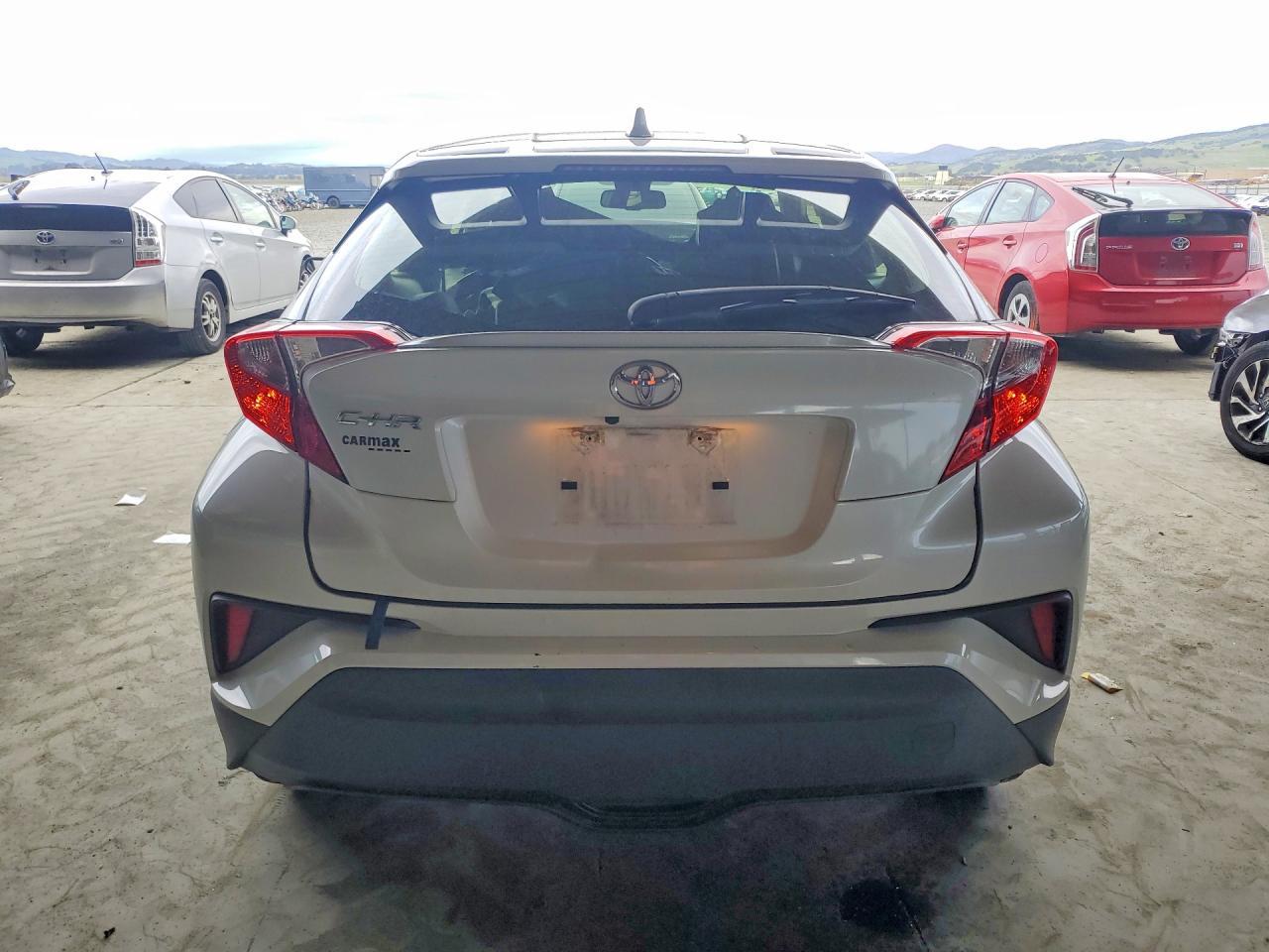 2019 Toyota C-Hr Le - zdjęcie 6