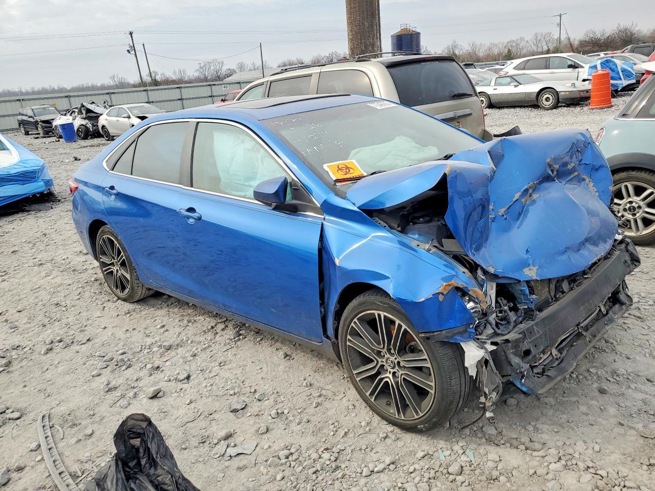 2016 Toyota Camry Le - zdjęcie 4