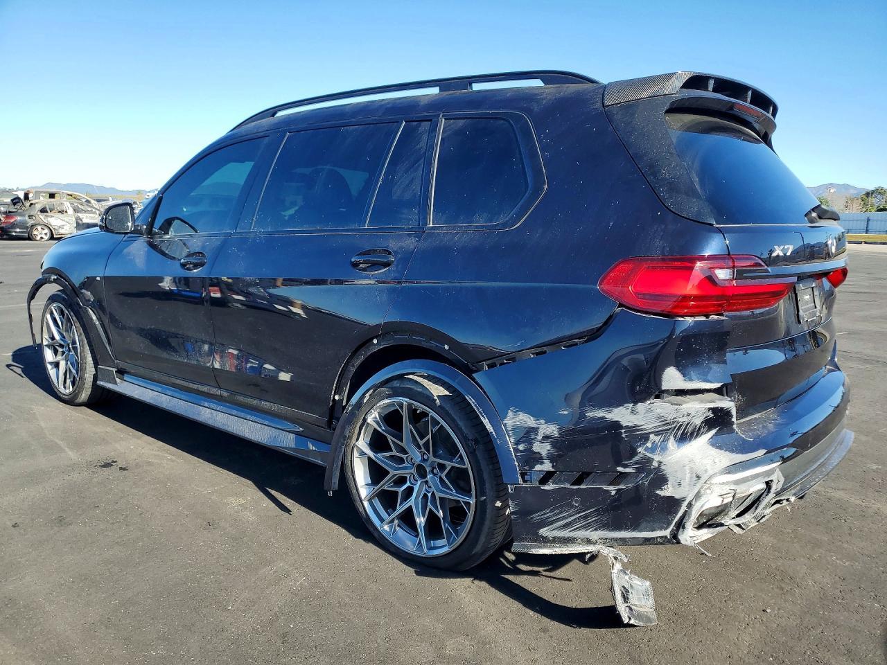 2020 BMW X7 xDrive40I - zdjęcie 2