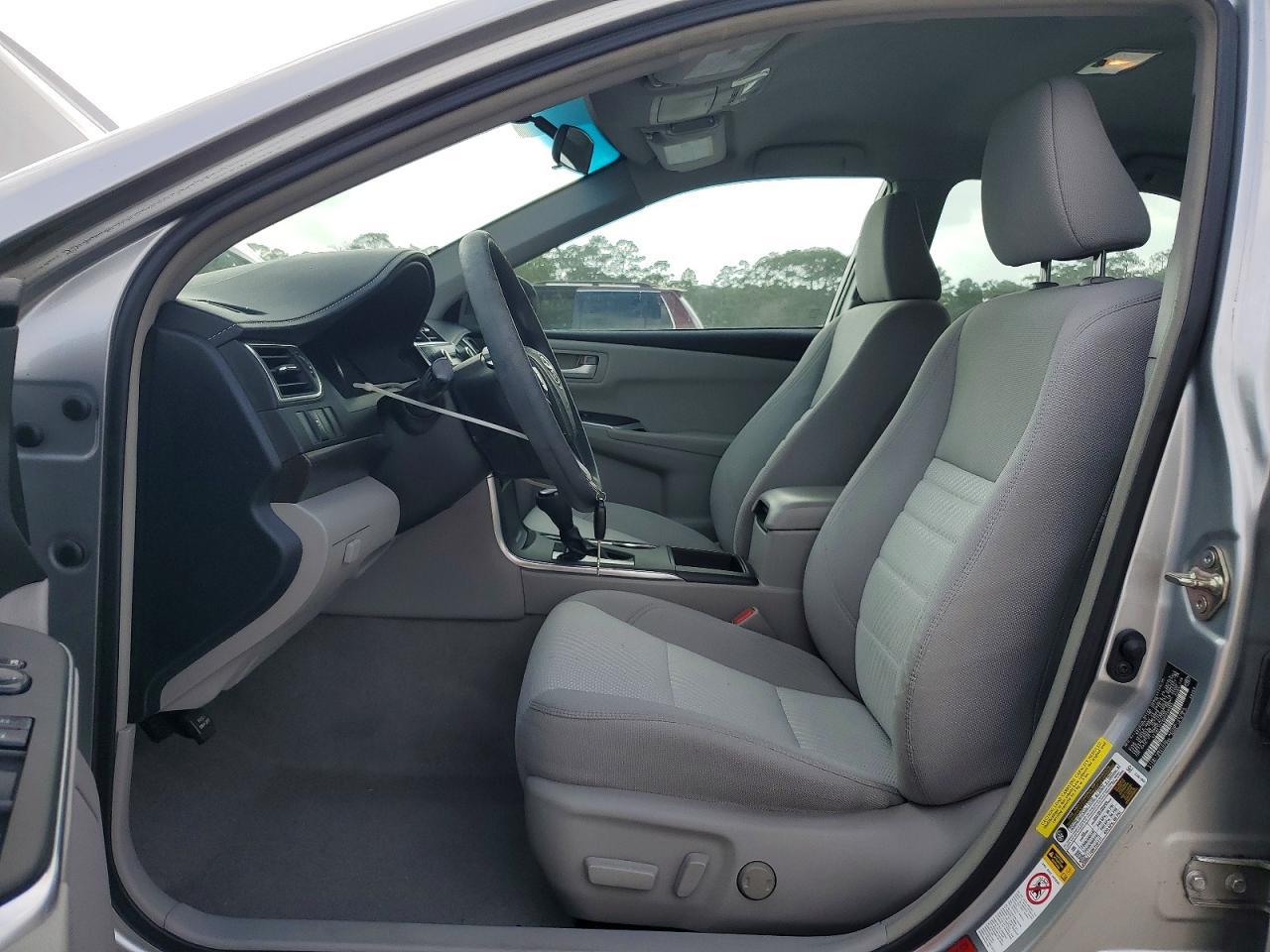 2017 Toyota Camry Le - zdjęcie 7