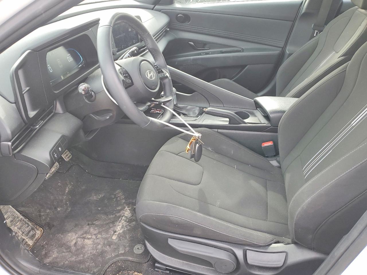 2025 Hyundai Elantra Sel Sport - zdjęcie 7