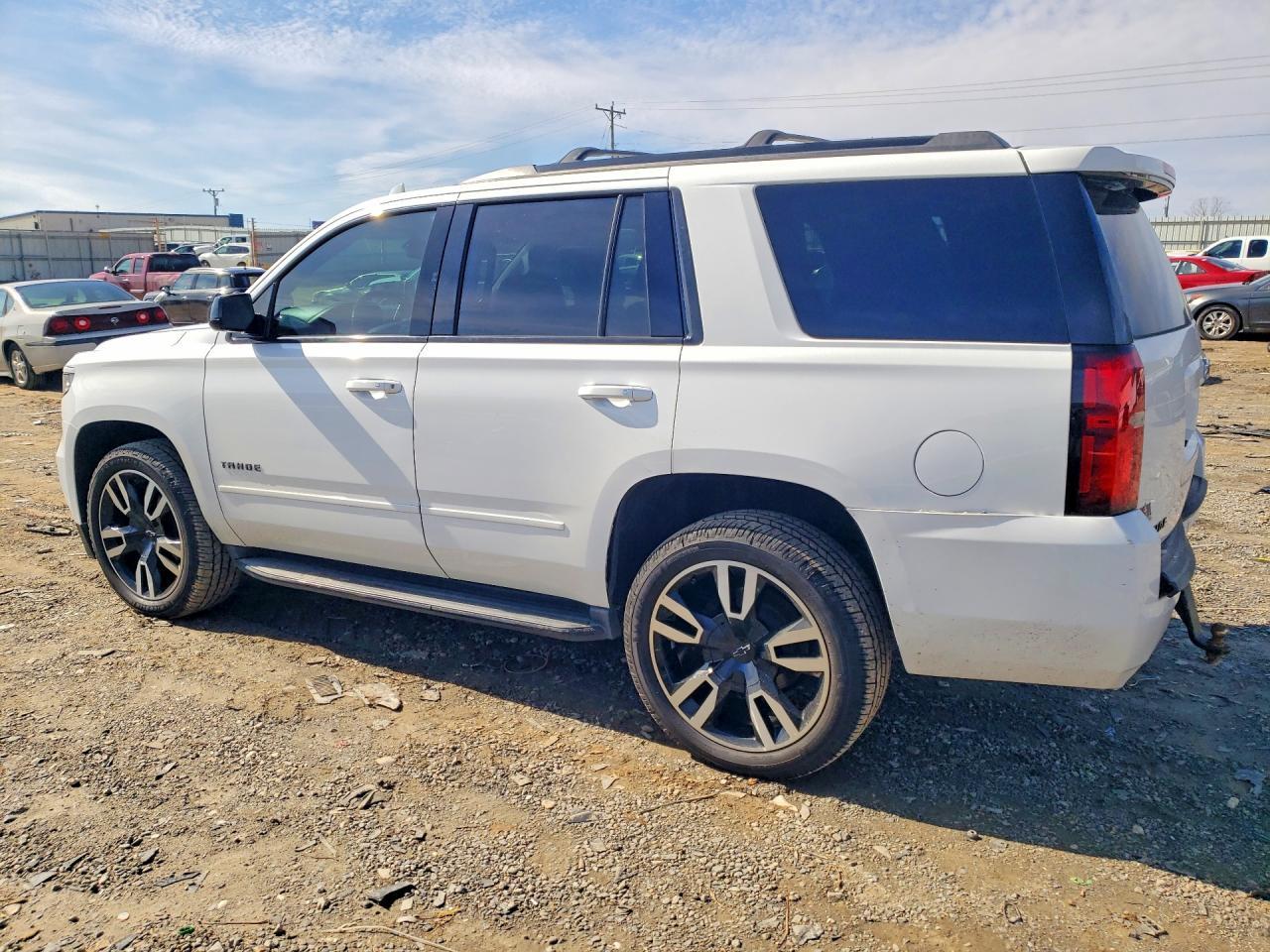2019 Chevrolet Tahoe K1500 Premier - zdjęcie 2