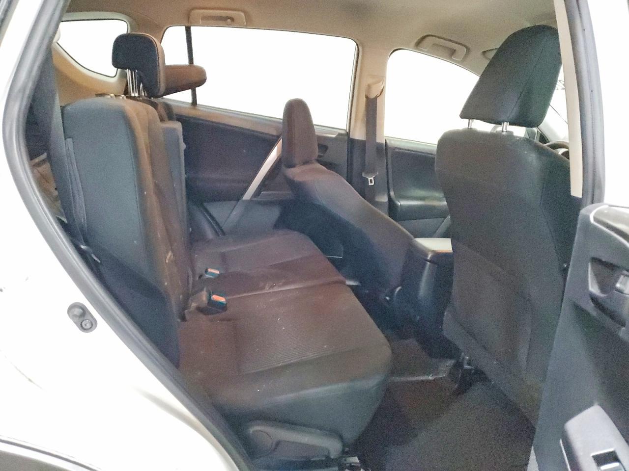 2018 Toyota Rav4 Le - zdjęcie 11