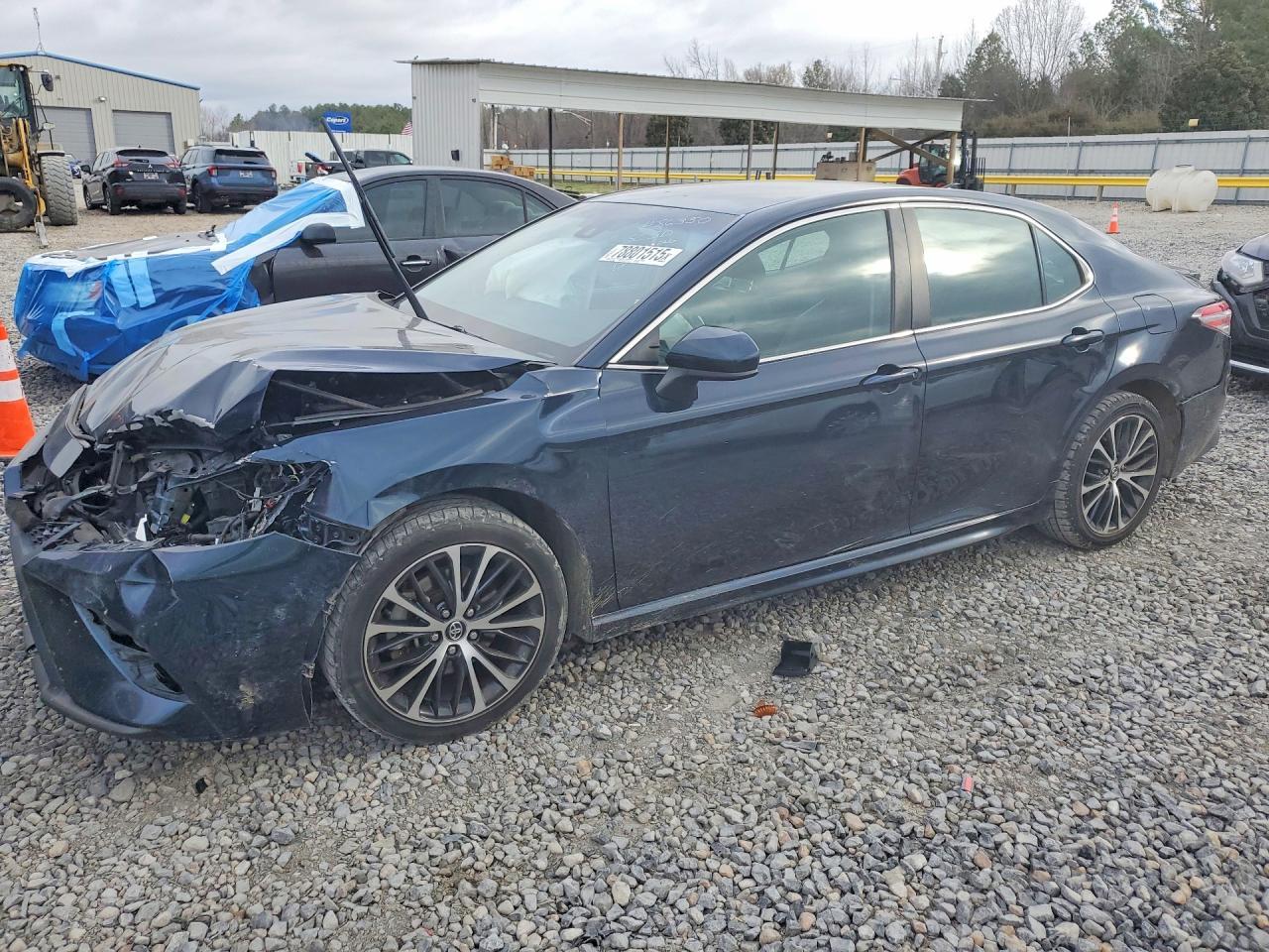 2020 Toyota Camry Se - zdjęcie główne