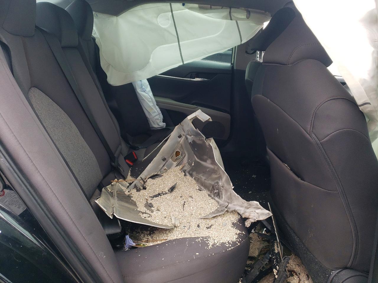 2018 Toyota Camry Le - zdjęcie 10