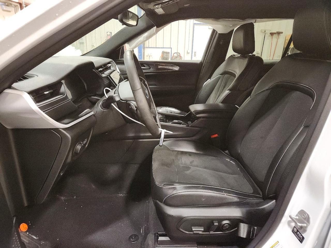 2023 Jeep Grand Cherokee Laredo - zdjęcie 7