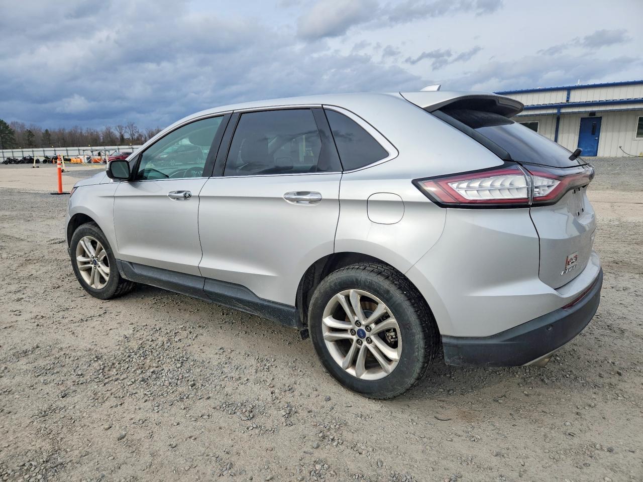 2015 Ford Edge Titanium - zdjęcie 2