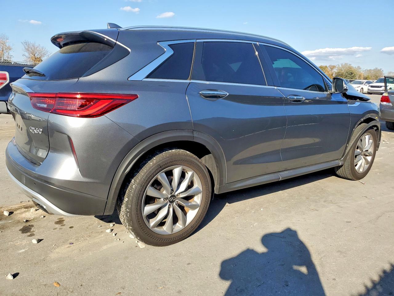 2021 Infiniti Qx50 Luxe - zdjęcie 3