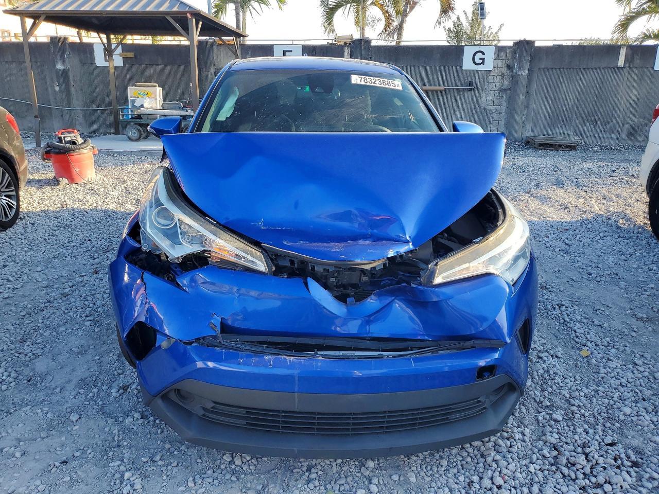 2019 Toyota C-Hr Xle - zdjęcie 5