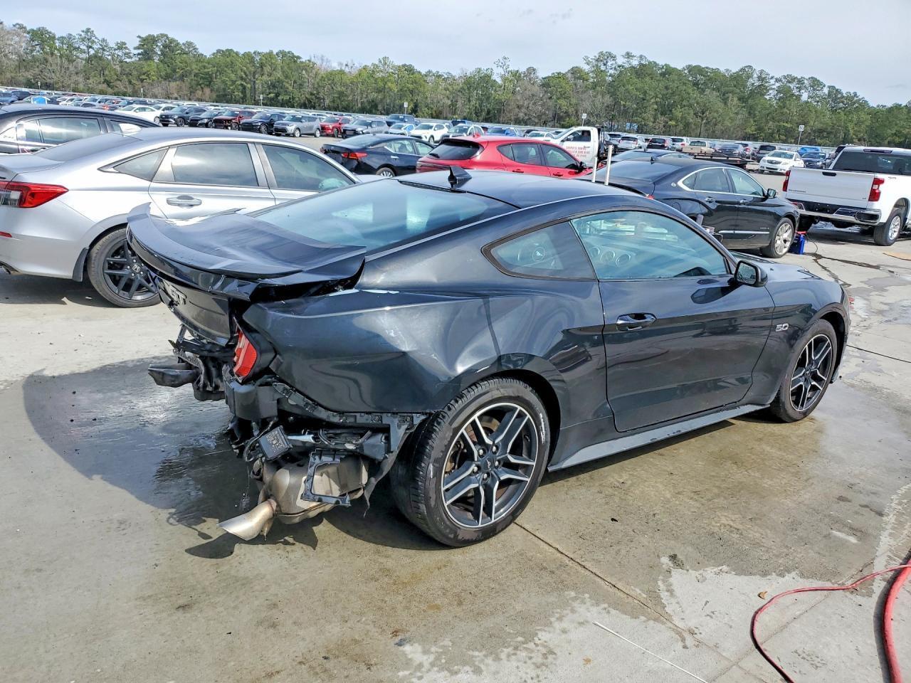 2021 Ford Mustang Gt - zdjęcie 3