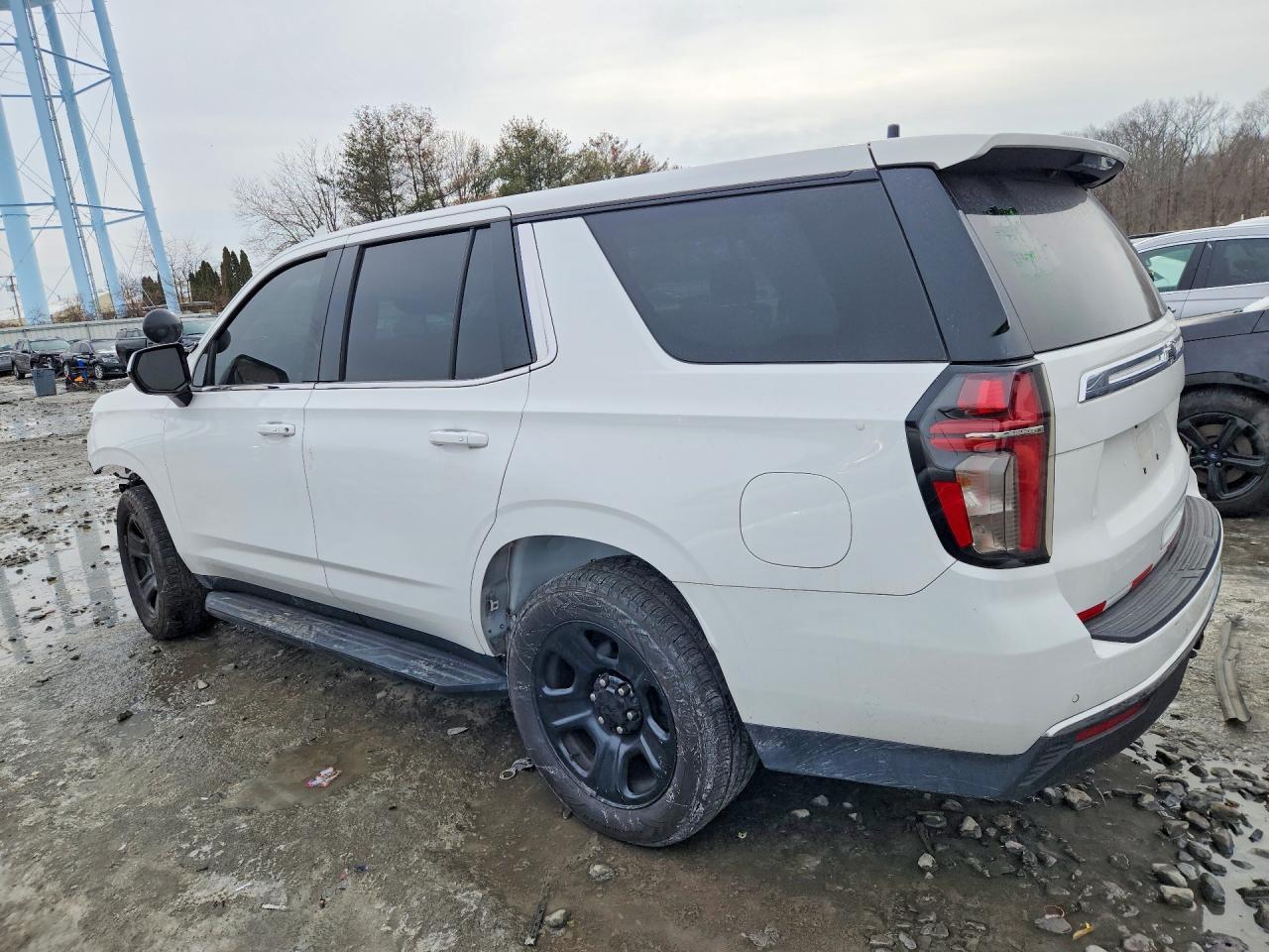 2022 Chevrolet Tahoe C1500 - zdjęcie 2
